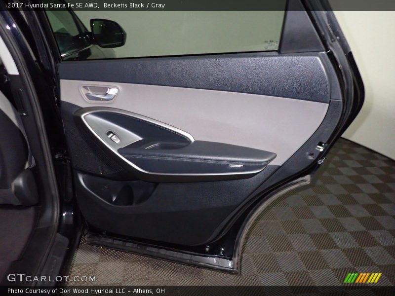 Becketts Black / Gray 2017 Hyundai Santa Fe SE AWD