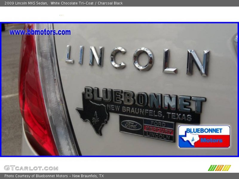 White Chocolate Tri-Coat / Charcoal Black 2009 Lincoln MKS Sedan