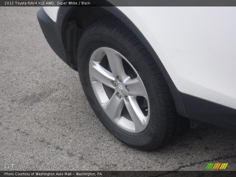 Super White / Black 2013 Toyota RAV4 XLE AWD