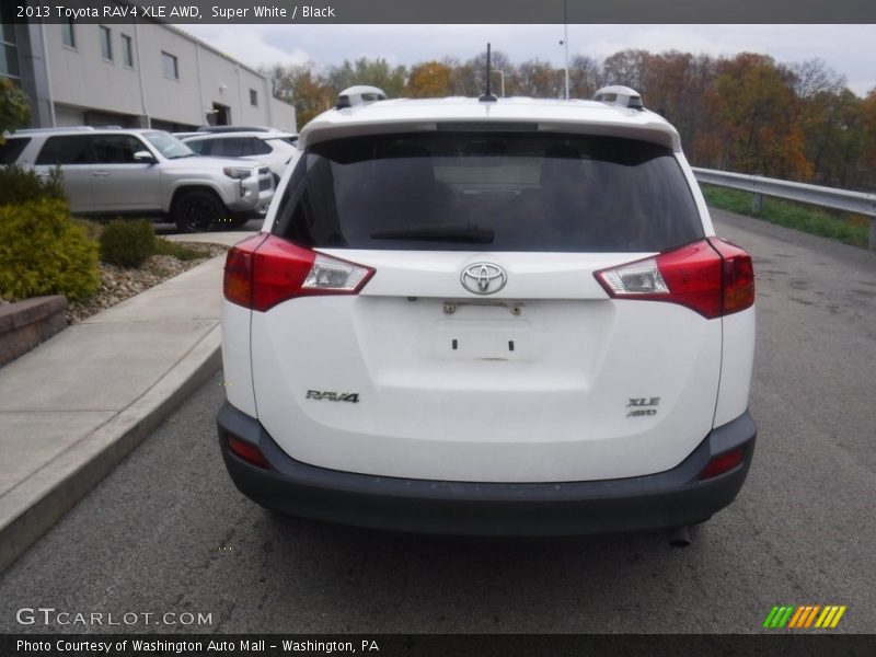 Super White / Black 2013 Toyota RAV4 XLE AWD