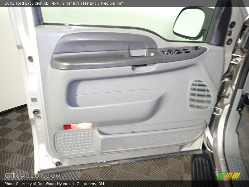 Door Panel of 2002 Excursion XLT 4x4