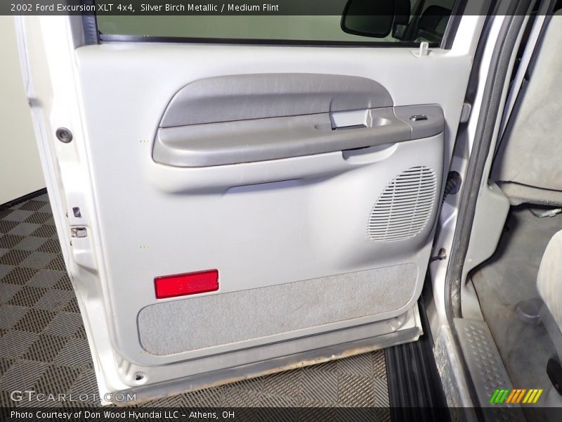 Door Panel of 2002 Excursion XLT 4x4
