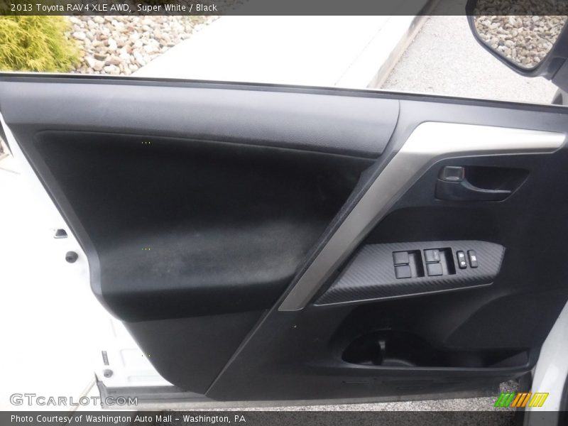 Super White / Black 2013 Toyota RAV4 XLE AWD