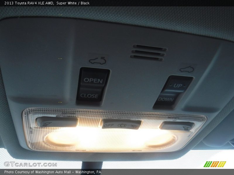 Super White / Black 2013 Toyota RAV4 XLE AWD