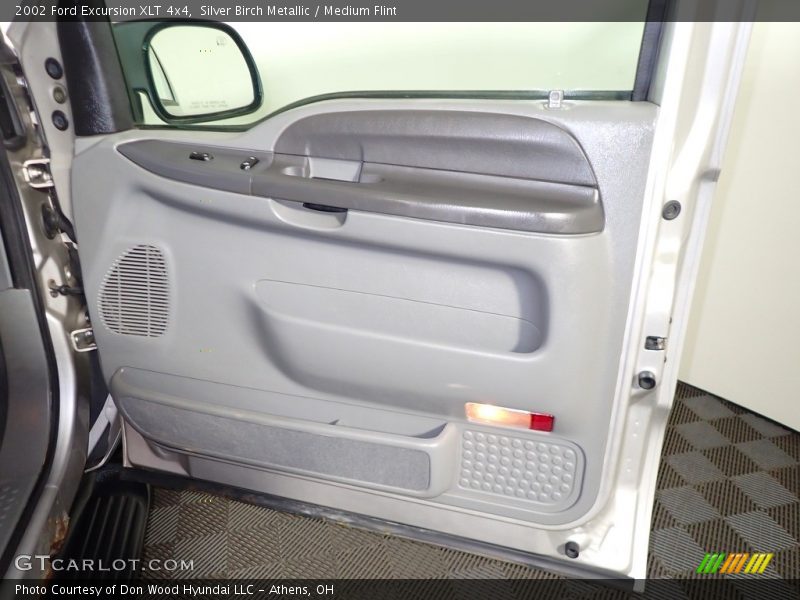 Door Panel of 2002 Excursion XLT 4x4