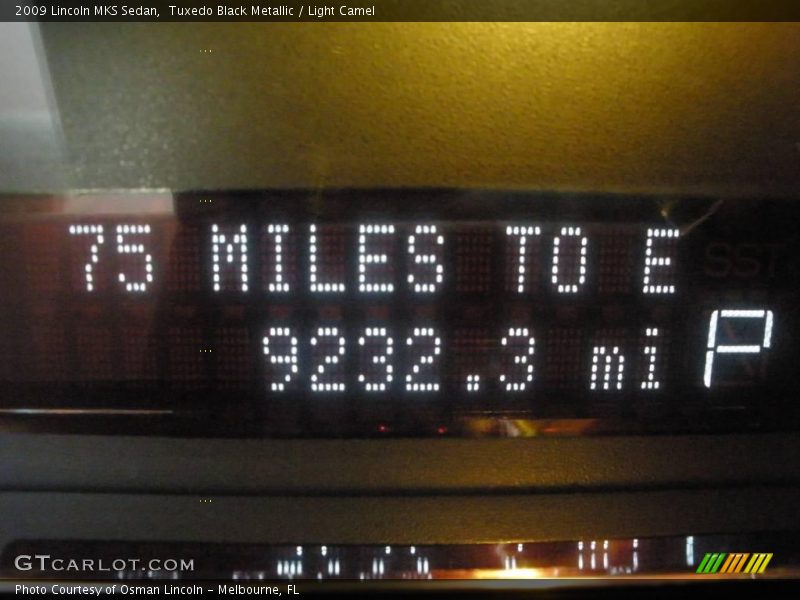 Tuxedo Black Metallic / Light Camel 2009 Lincoln MKS Sedan