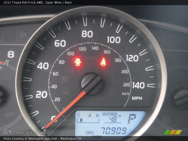 Super White / Black 2013 Toyota RAV4 XLE AWD