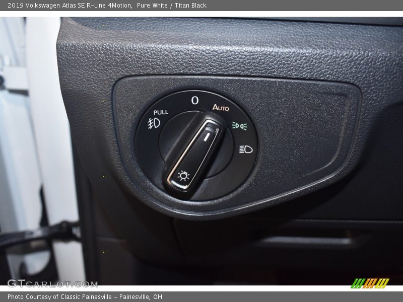 Pure White / Titan Black 2019 Volkswagen Atlas SE R-Line 4Motion