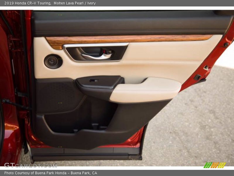 Door Panel of 2019 CR-V Touring