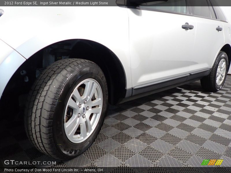 Ingot Silver Metallic / Medium Light Stone 2012 Ford Edge SE