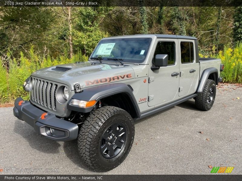 Front 3/4 View of 2021 Gladiator Mojave 4x4