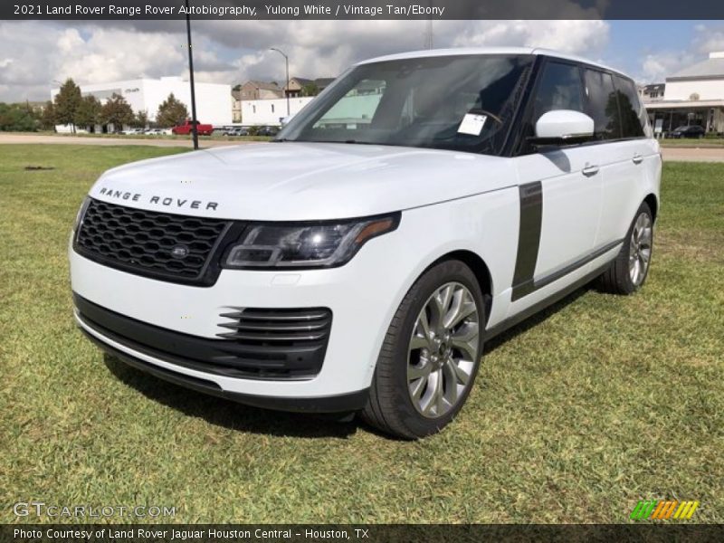 Front 3/4 View of 2021 Range Rover Autobiography
