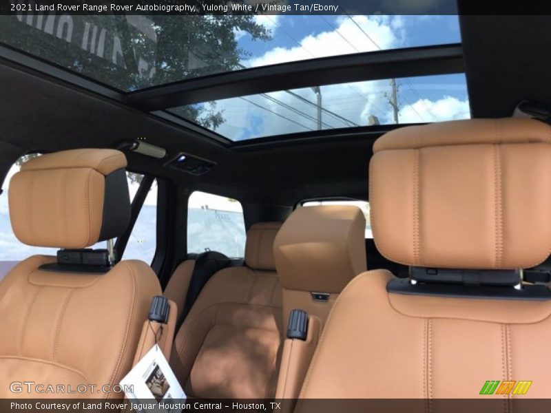 Sunroof of 2021 Range Rover Autobiography Photo No. 140010226