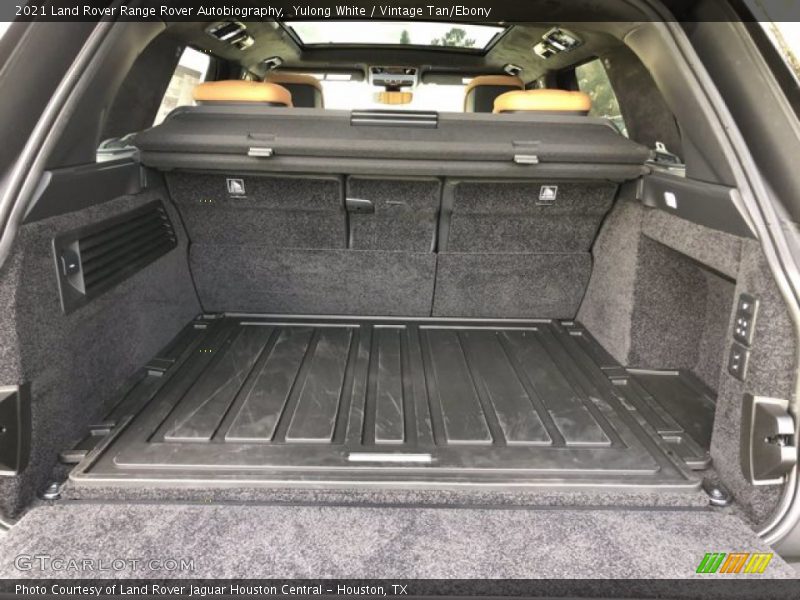  2021 Range Rover Autobiography Trunk