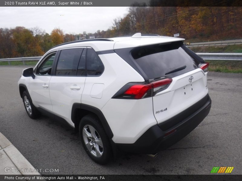 Super White / Black 2020 Toyota RAV4 XLE AWD