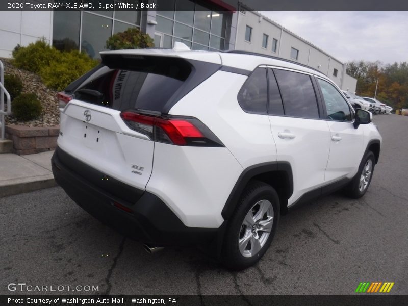 Super White / Black 2020 Toyota RAV4 XLE AWD