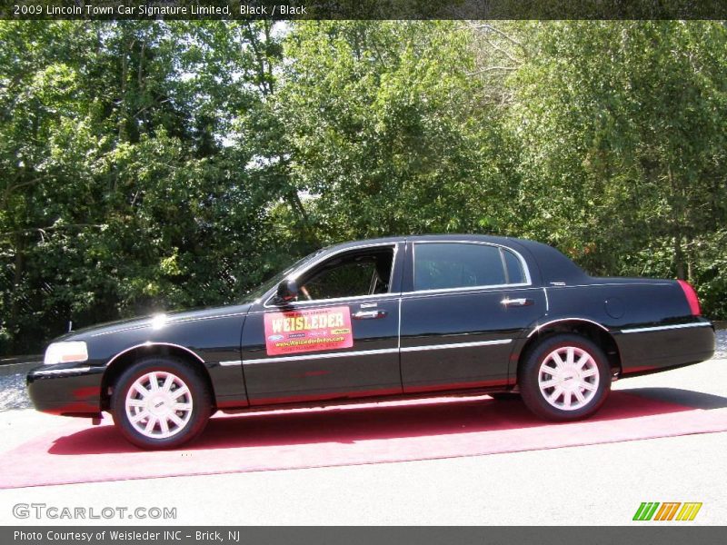 Black / Black 2009 Lincoln Town Car Signature Limited