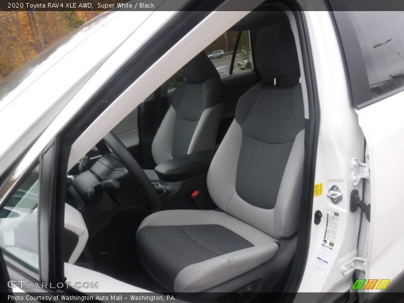 Super White / Black 2020 Toyota RAV4 XLE AWD