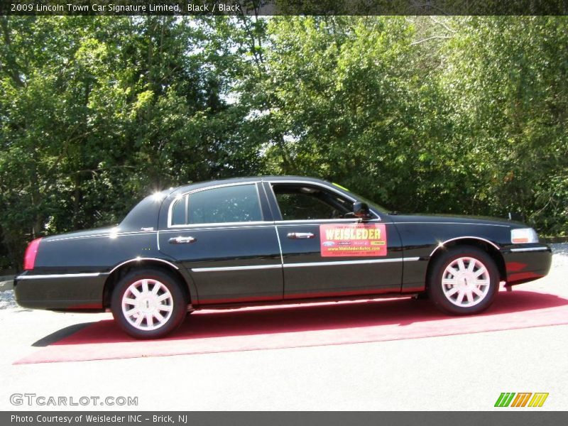 Black / Black 2009 Lincoln Town Car Signature Limited