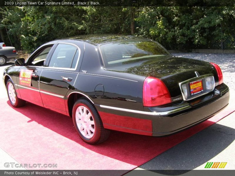 Black / Black 2009 Lincoln Town Car Signature Limited