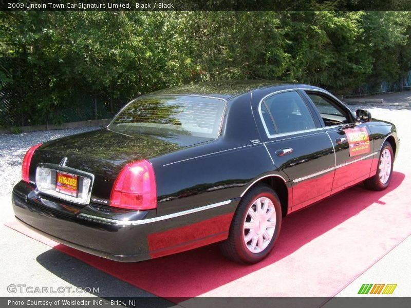 Black / Black 2009 Lincoln Town Car Signature Limited