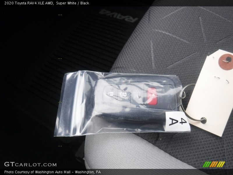 Super White / Black 2020 Toyota RAV4 XLE AWD