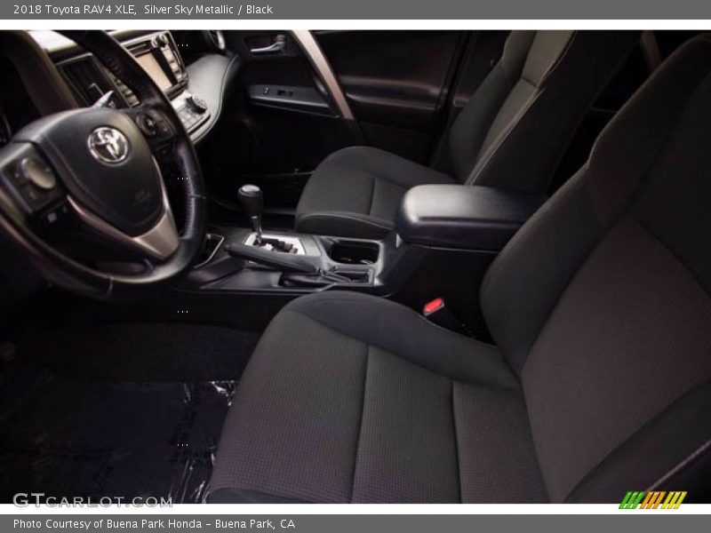 Silver Sky Metallic / Black 2018 Toyota RAV4 XLE