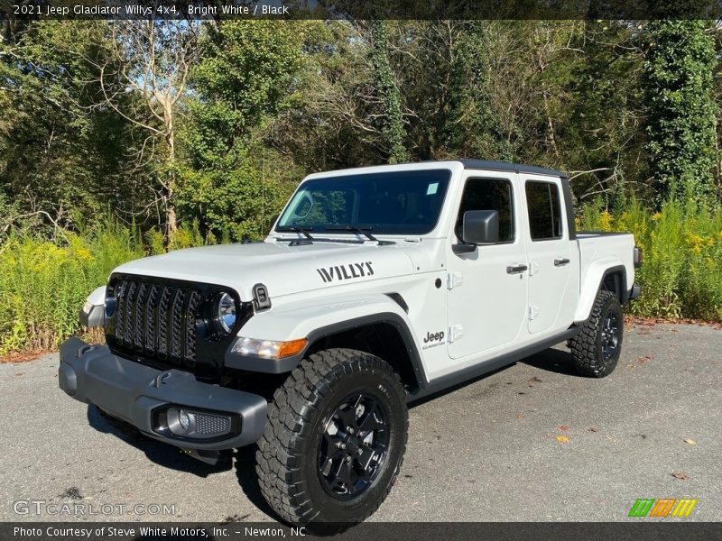 Front 3/4 View of 2021 Gladiator Willys 4x4