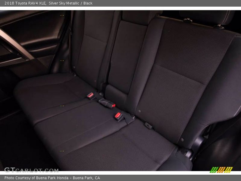 Silver Sky Metallic / Black 2018 Toyota RAV4 XLE