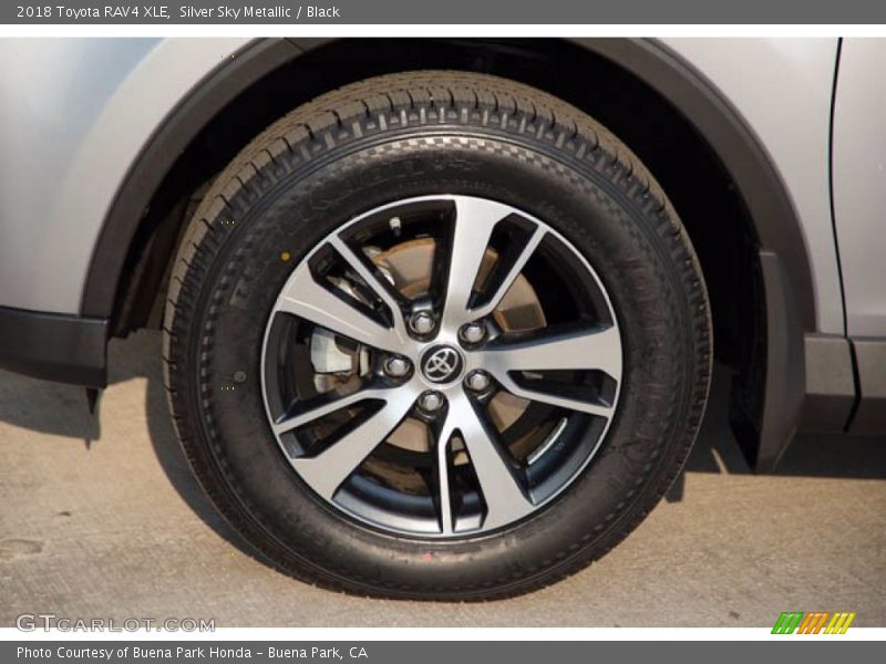 Silver Sky Metallic / Black 2018 Toyota RAV4 XLE