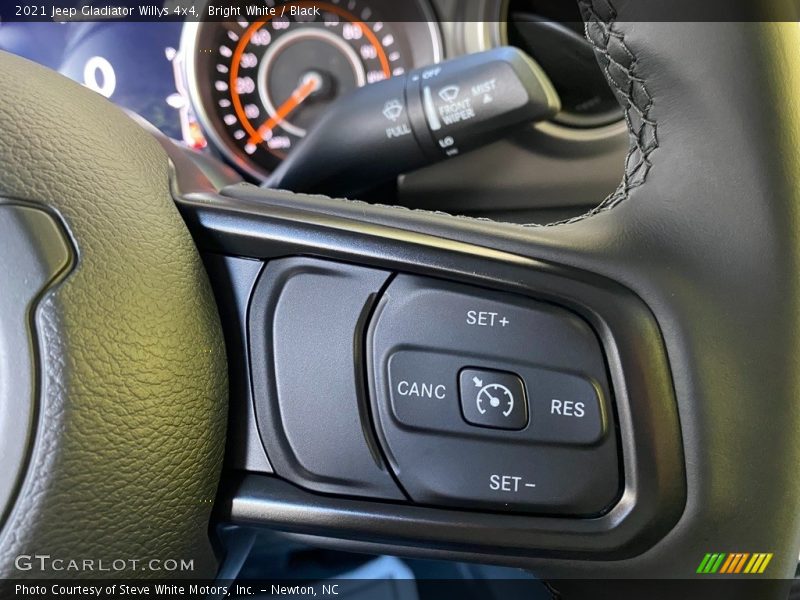 Bright White / Black 2021 Jeep Gladiator Willys 4x4