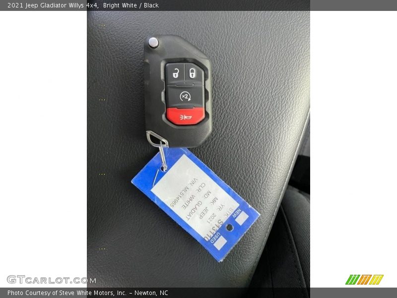 Bright White / Black 2021 Jeep Gladiator Willys 4x4