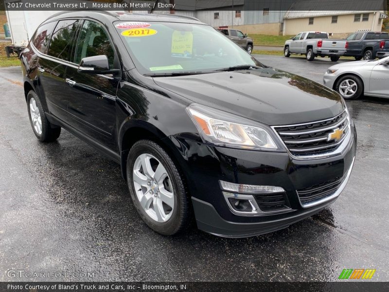 Mosaic Black Metallic / Ebony 2017 Chevrolet Traverse LT