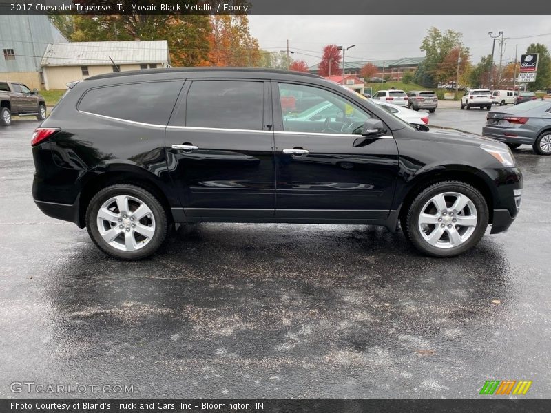 Mosaic Black Metallic / Ebony 2017 Chevrolet Traverse LT