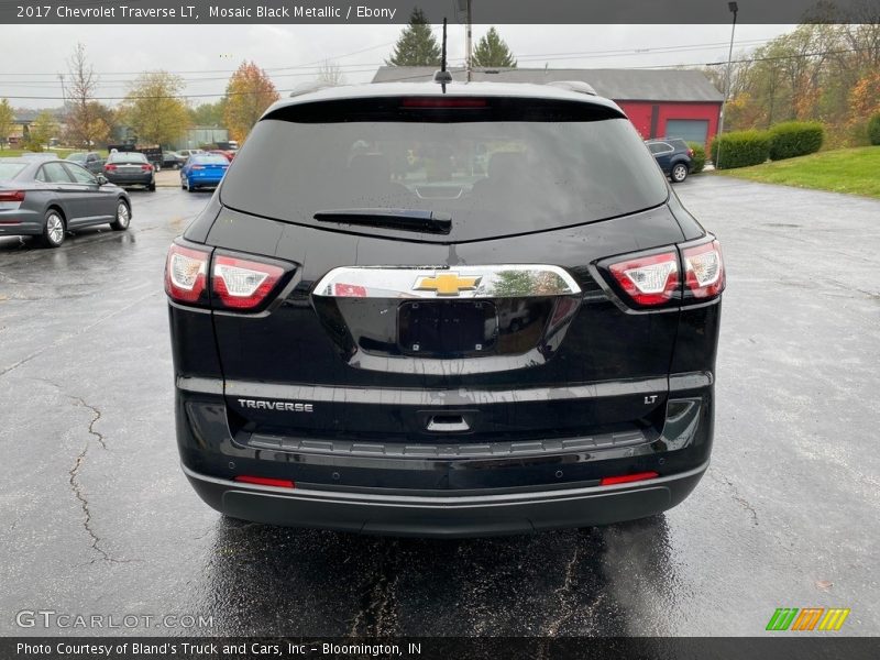 Mosaic Black Metallic / Ebony 2017 Chevrolet Traverse LT