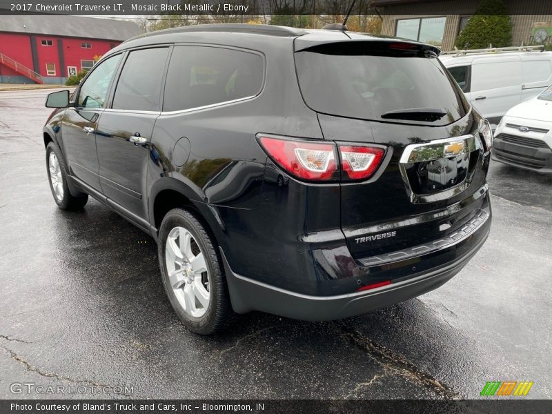 Mosaic Black Metallic / Ebony 2017 Chevrolet Traverse LT