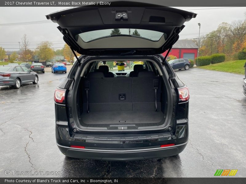 Mosaic Black Metallic / Ebony 2017 Chevrolet Traverse LT