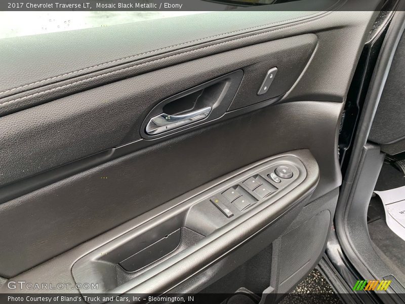 Mosaic Black Metallic / Ebony 2017 Chevrolet Traverse LT
