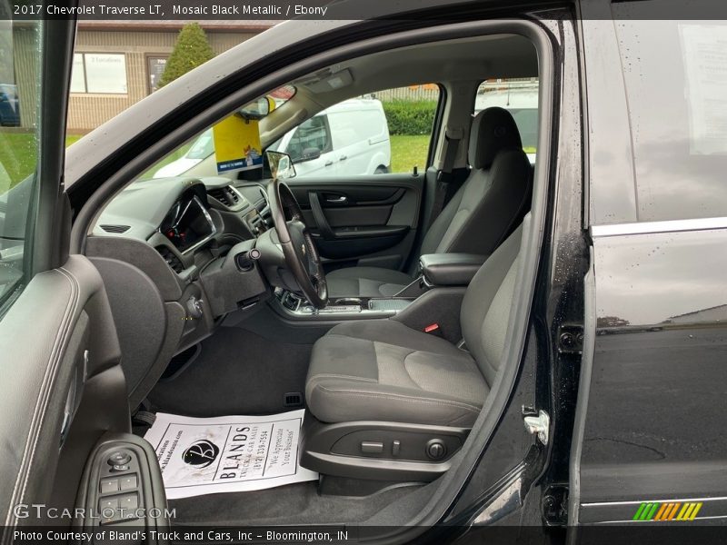 Mosaic Black Metallic / Ebony 2017 Chevrolet Traverse LT