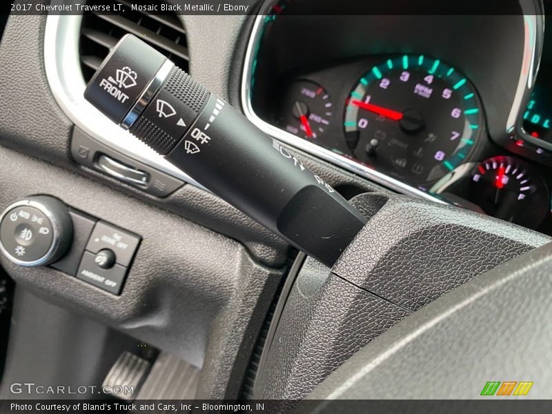 Mosaic Black Metallic / Ebony 2017 Chevrolet Traverse LT