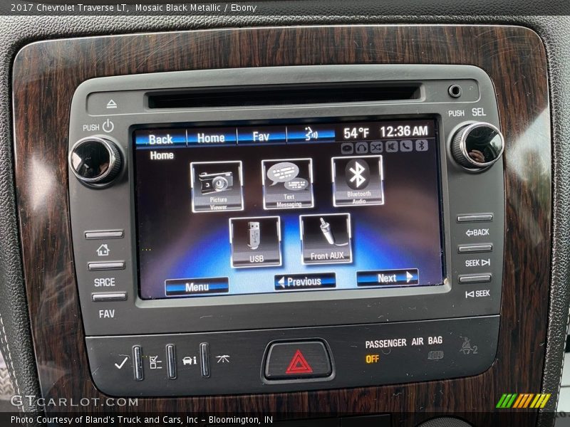 Mosaic Black Metallic / Ebony 2017 Chevrolet Traverse LT