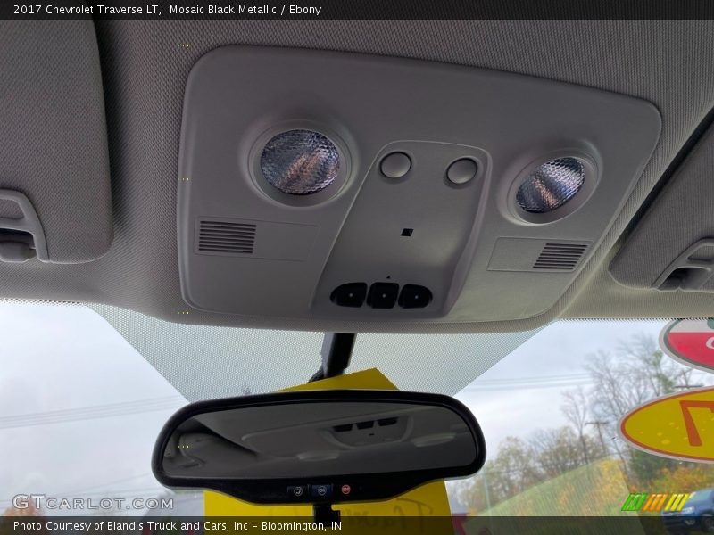 Mosaic Black Metallic / Ebony 2017 Chevrolet Traverse LT
