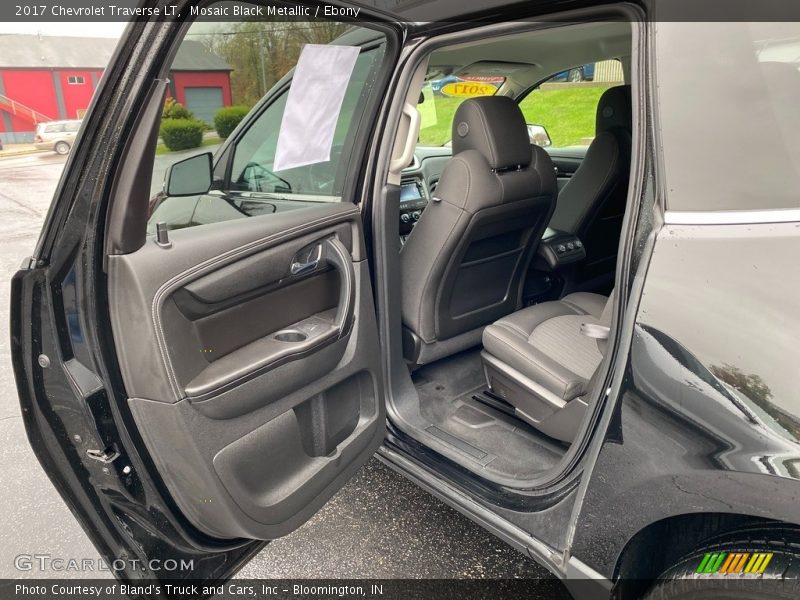 Mosaic Black Metallic / Ebony 2017 Chevrolet Traverse LT