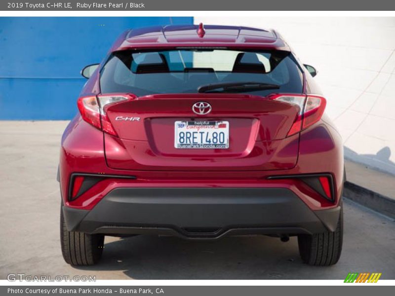 Ruby Flare Pearl / Black 2019 Toyota C-HR LE