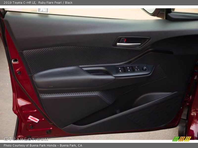 Ruby Flare Pearl / Black 2019 Toyota C-HR LE