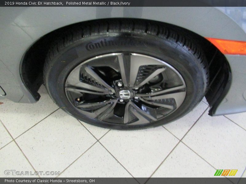 Polished Metal Metallic / Black/Ivory 2019 Honda Civic EX Hatchback