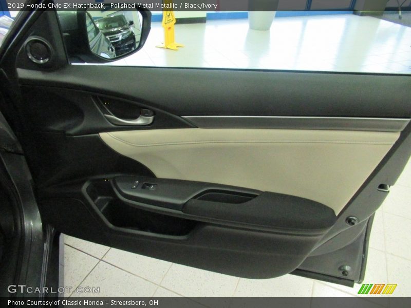 Polished Metal Metallic / Black/Ivory 2019 Honda Civic EX Hatchback