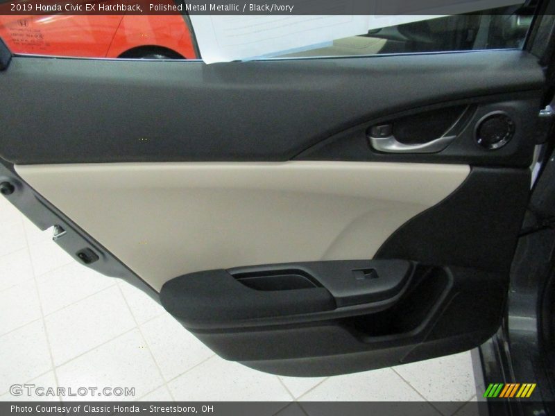 Polished Metal Metallic / Black/Ivory 2019 Honda Civic EX Hatchback