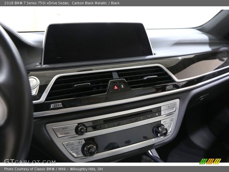 Controls of 2018 7 Series 750i xDrive Sedan