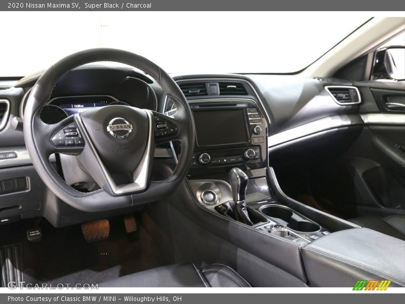 Dashboard of 2020 Maxima SV